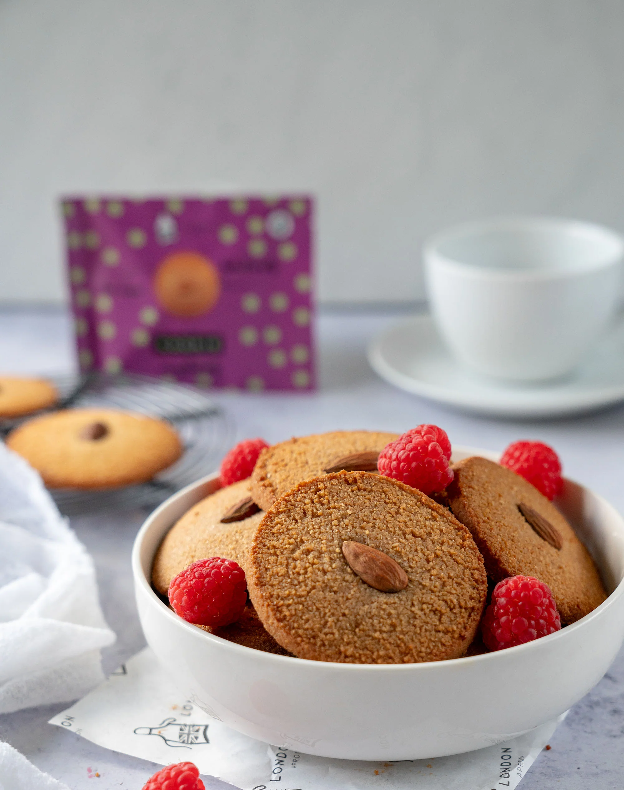 London Apron Low Sugar Raspberry Cookie 35g - Image 3