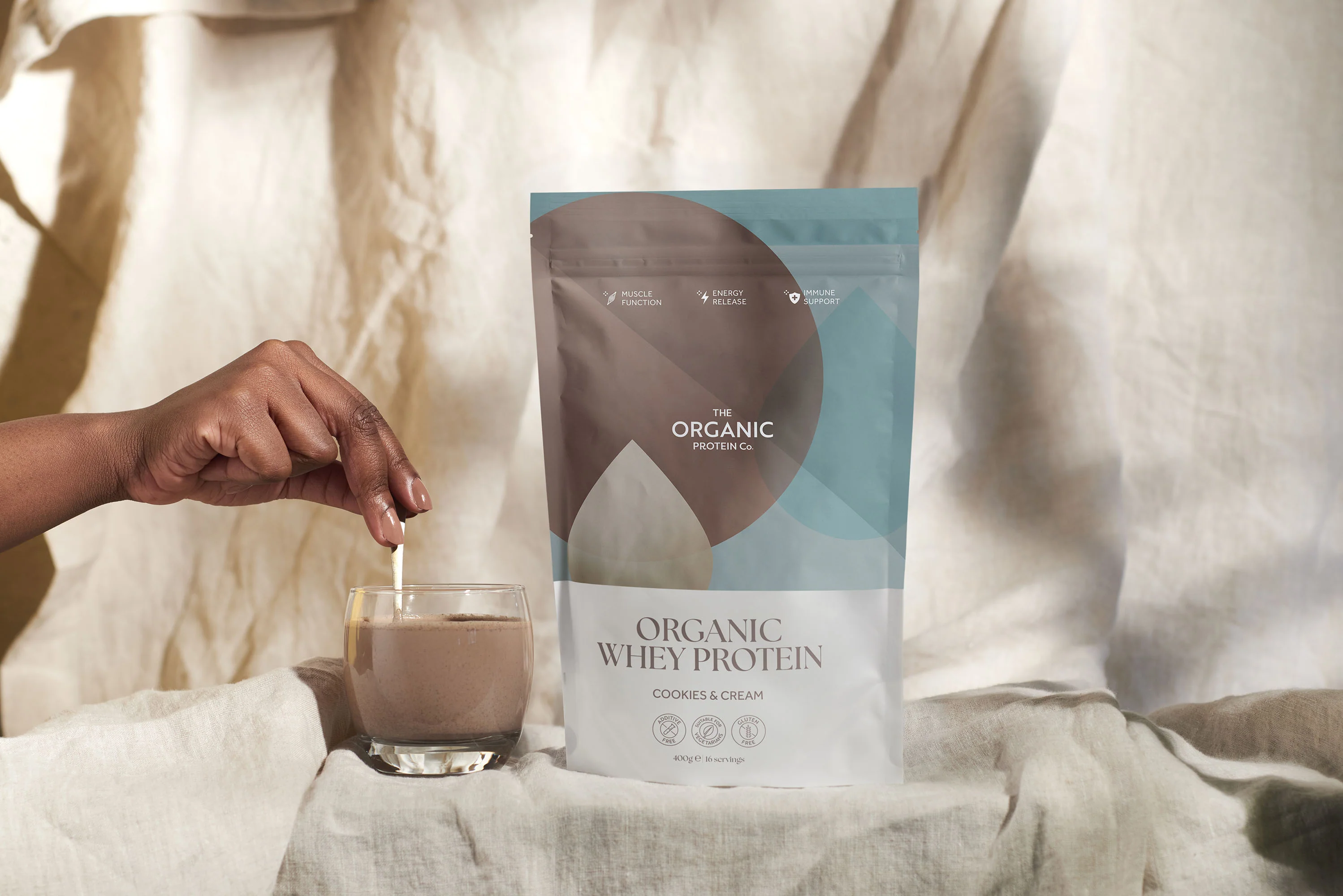 The Organic Protein Co. Cookies & Cream Organic Whey Protein Powder 400g - Image 4